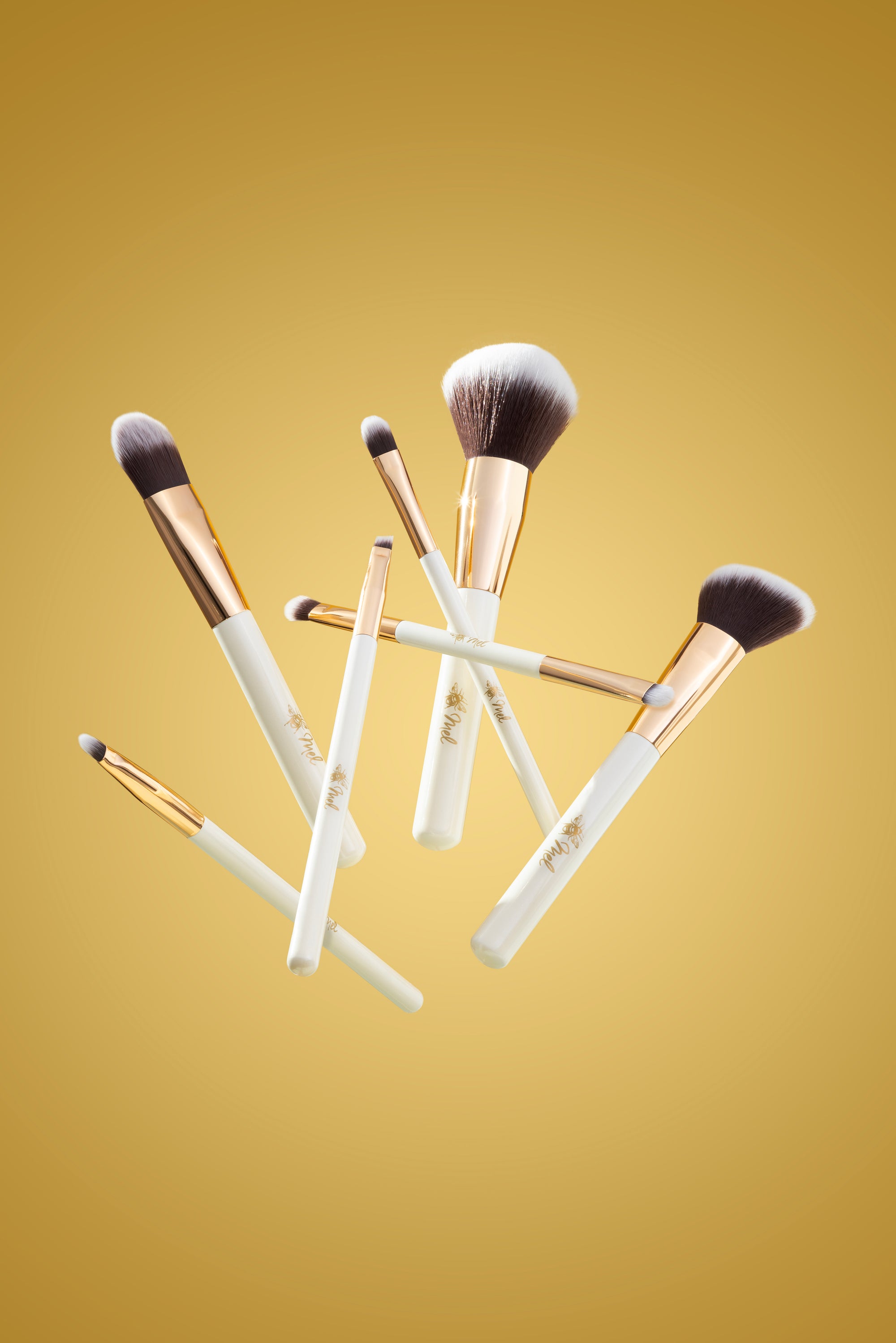 BEE-U-TIFUL - 7 PINCÉIS DE MAQUILHAGEM C/ BOLSA